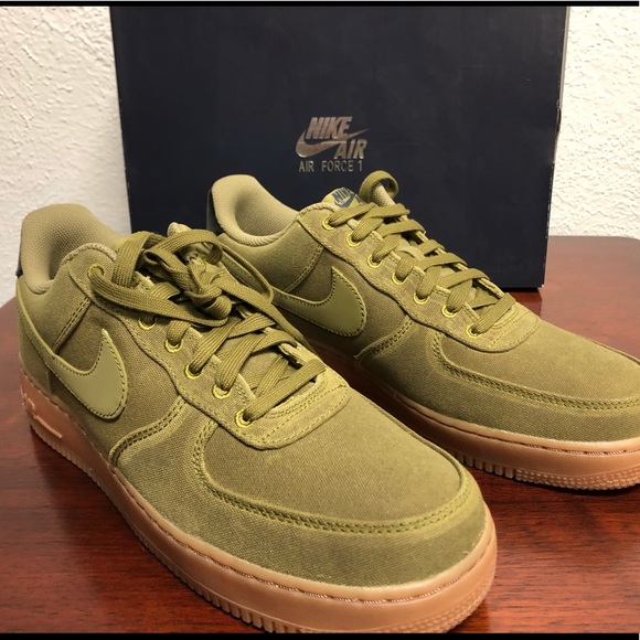 Air Force 1 - Picture 1 of 6
